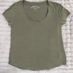 Aeropostale Perfect V tshirt Small